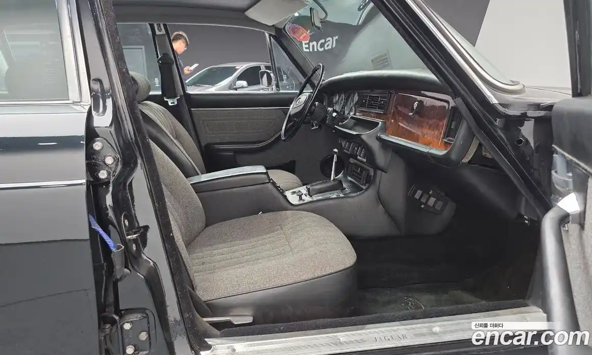 Jaguar XJ-6 2004 4.0 Автомат в Москве № 240369, фото 13