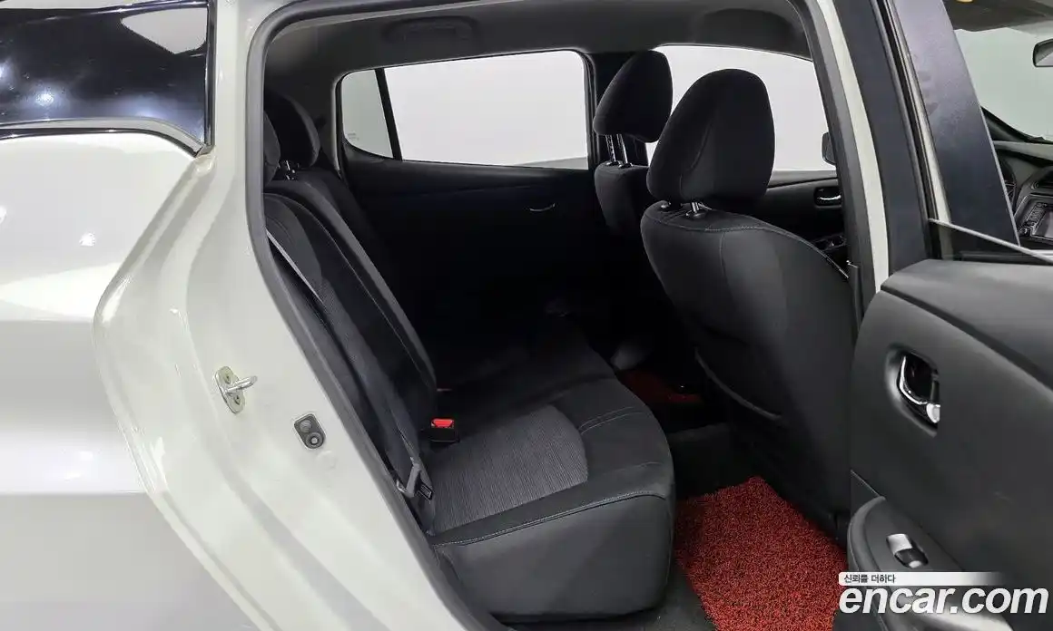 Nissan Leaf 2019 0.1 Автомат в Москве № 243248, фото 17