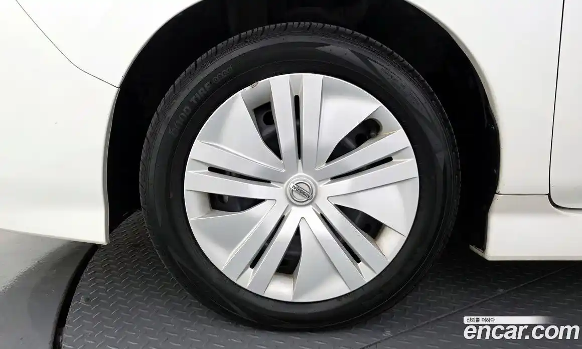 Nissan Leaf 2019 0.1 Автомат в Москве № 243248, фото 6