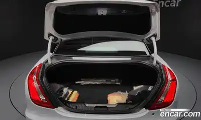 Jaguar XJ 2015 3.0 Автомат в Москве № 256071, миниатюра 8