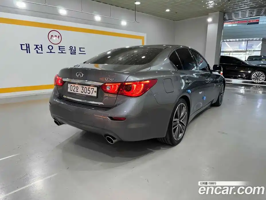 Infiniti Q50 2017 3.5 Автомат в Москве № 256125, фото 6