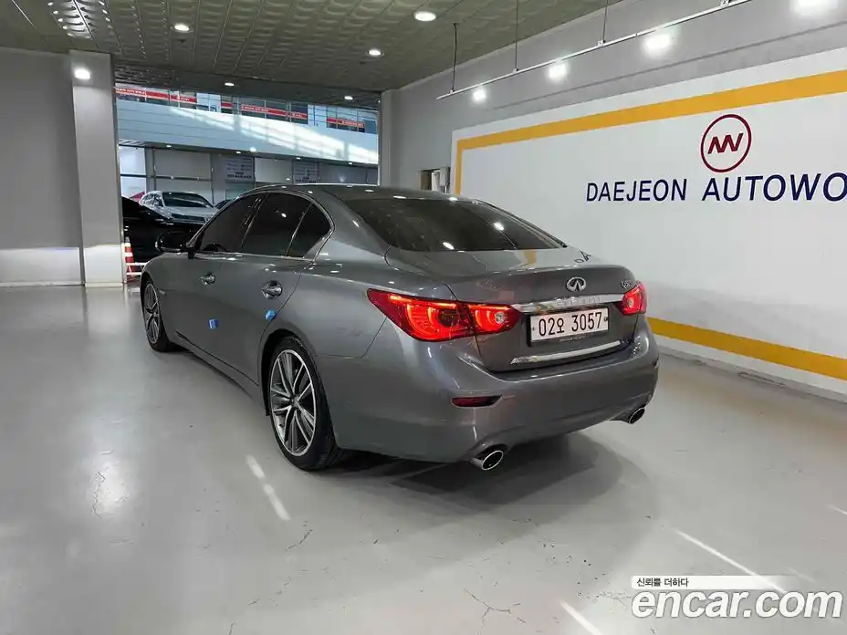 Infiniti Q50 2017 3.5 Автомат в Москве № 256125, фото 9
