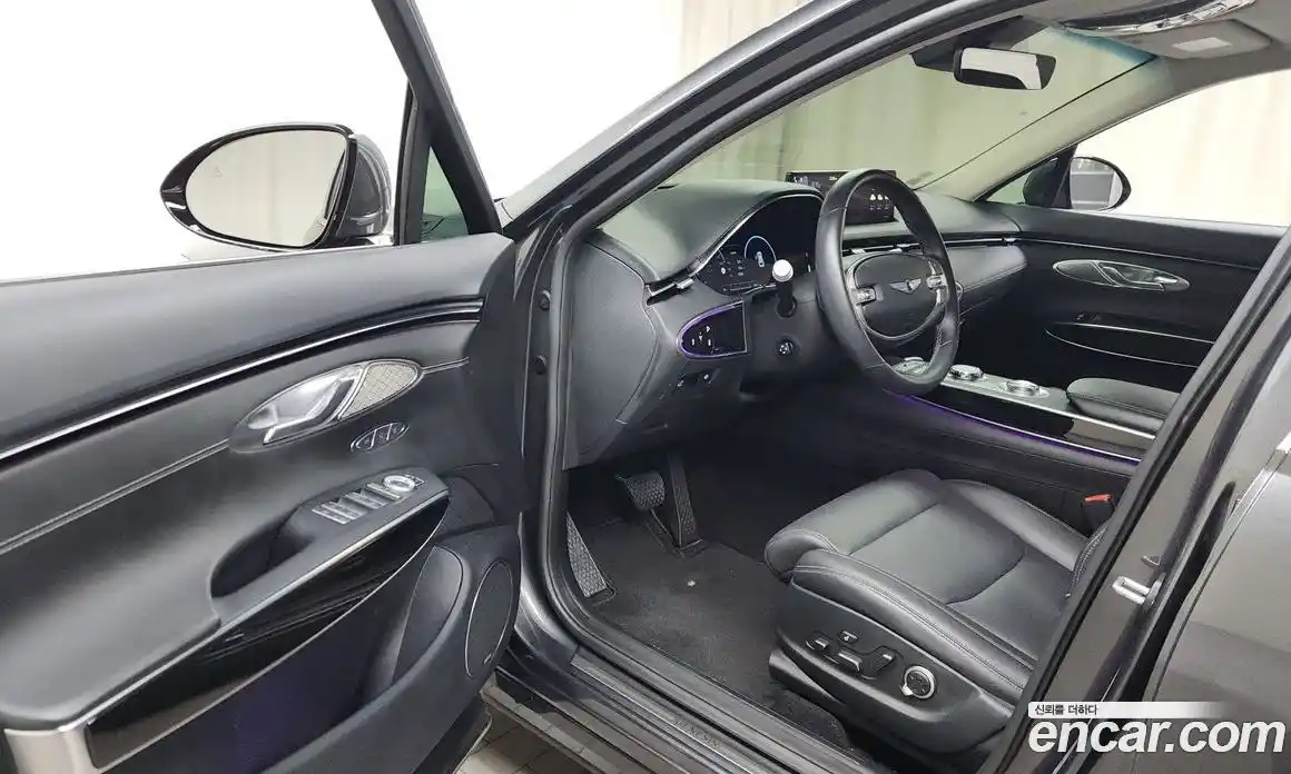 Genesis GV70 2023 2.5 Автомат в Москве № 25933, фото 17