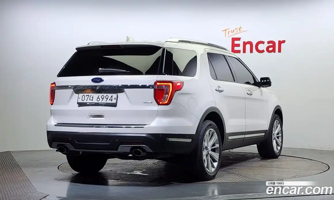 Ford Explorer 2019 2.3 Автомат в Москве № 273449, фото 14