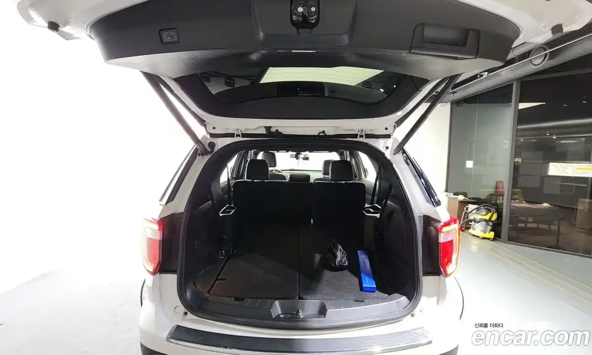 Ford Explorer 2019 2.3 Автомат в Москве № 273449, фото 3