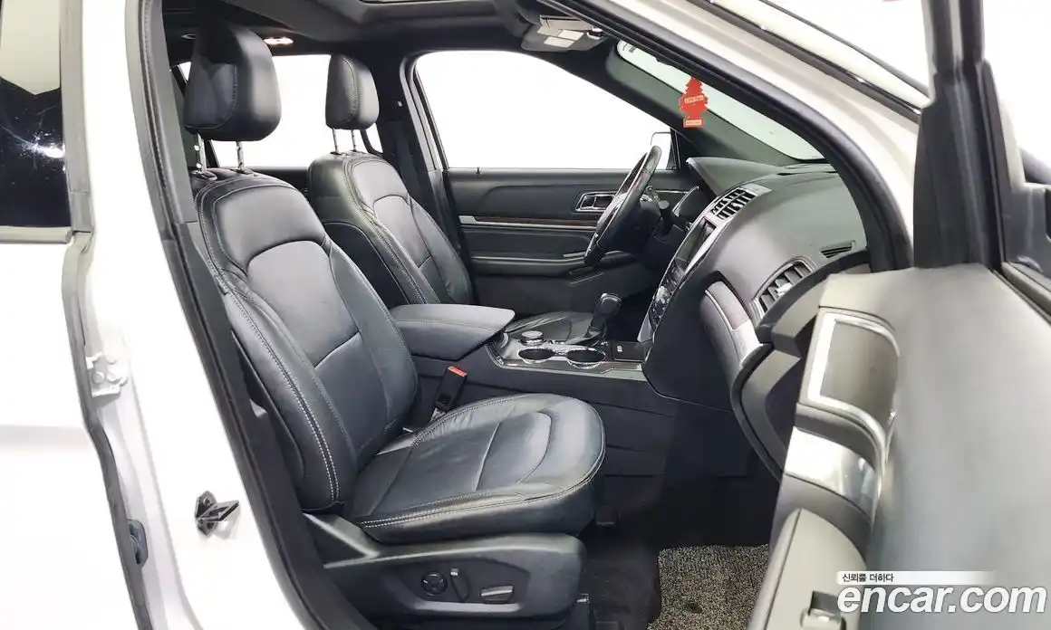 Ford Explorer 2019 2.3 Автомат в Москве № 273449, фото 10