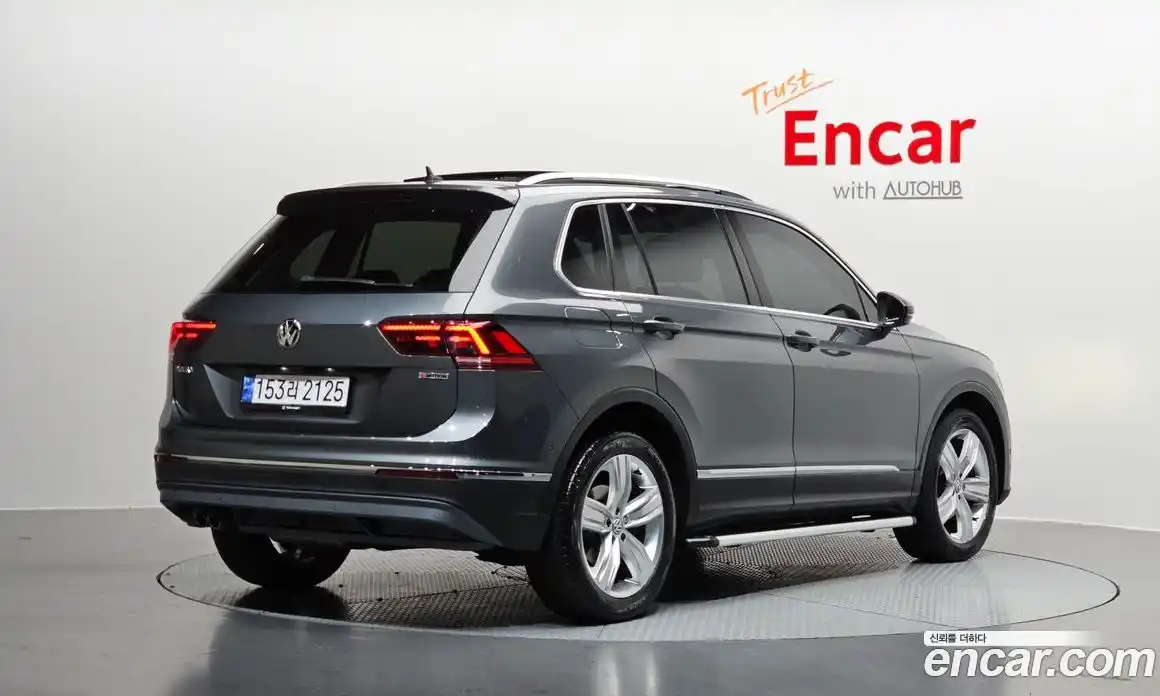 Volkswagen Tiguan 2020 2.0 Автомат в Москве № 277471, фото 1