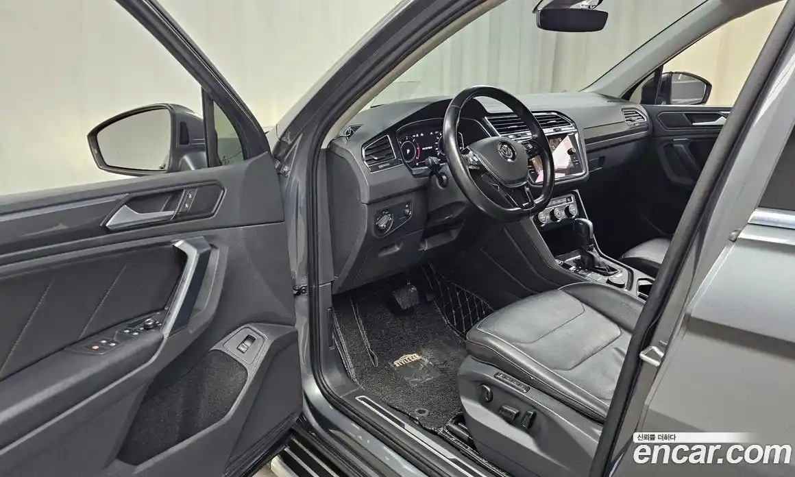 Volkswagen Tiguan 2020 2.0 Автомат в Москве № 277471, фото 4