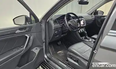 Volkswagen Tiguan 2020 2.0 Автомат в Москве № 277471, миниатюра 4