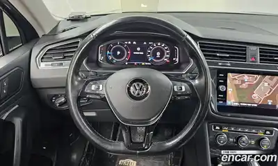 Volkswagen Tiguan 2020 2.0 Автомат в Москве № 277471, миниатюра 5