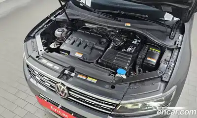 Volkswagen Tiguan 2020 2.0 Автомат в Москве № 277471, миниатюра 6