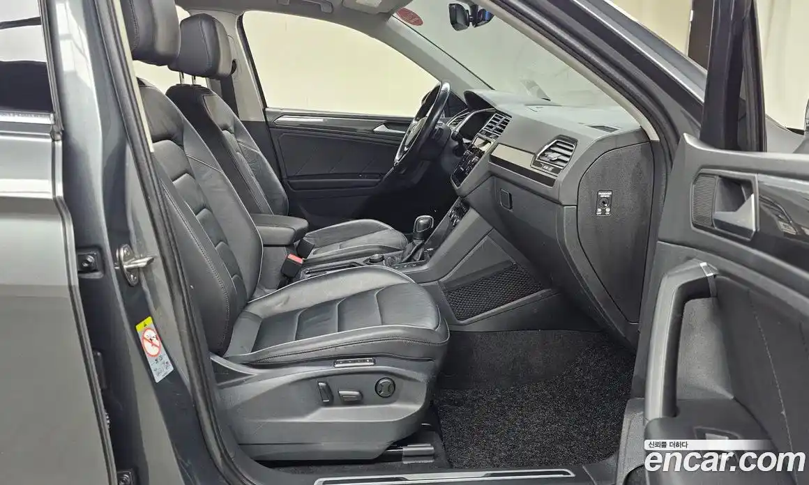 Volkswagen Tiguan 2020 2.0 Автомат в Москве № 277471, фото 7