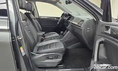 Volkswagen Tiguan 2020 2.0 Автомат в Москве № 277471, миниатюра 7