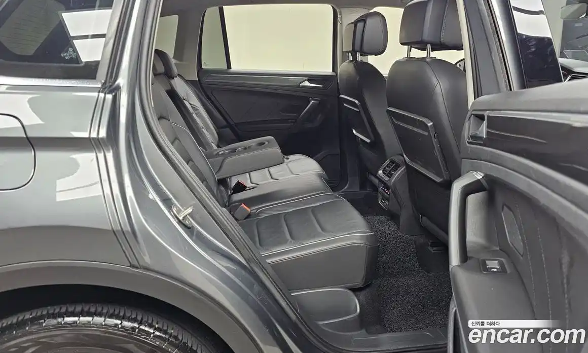 Volkswagen Tiguan 2020 2.0 Автомат в Москве № 277471, фото 8