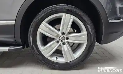 Volkswagen Tiguan 2020 2.0 Автомат в Москве № 277471, миниатюра 10