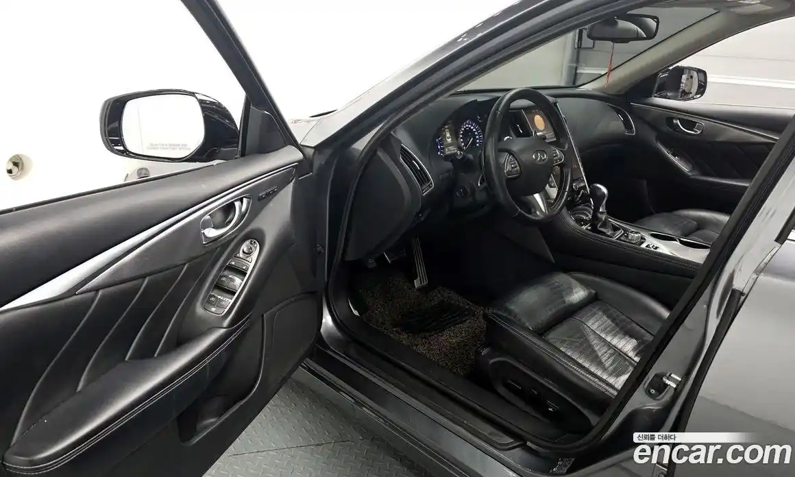 Infiniti Q50 2016 3.5 Автомат в Москве № 284106, фото 15