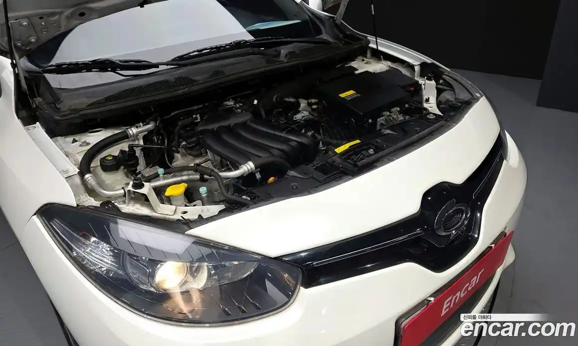 Renault SM3 2016 1.6 Автомат в Москве № 298591, фото 11