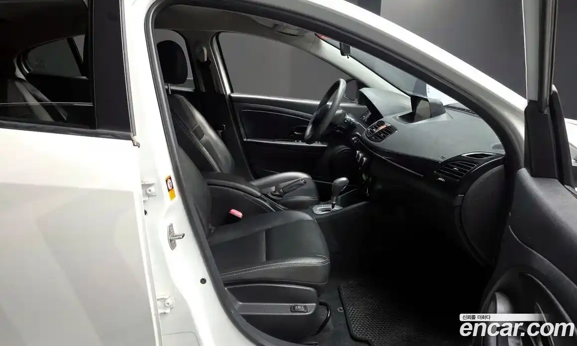 Renault SM3 2016 1.6 Автомат в Москве № 298591, фото 9