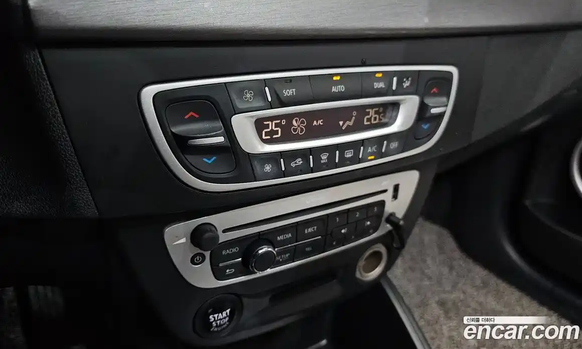 Renault SM3 2017 1.6 Автомат в Москве № 316642, фото 20