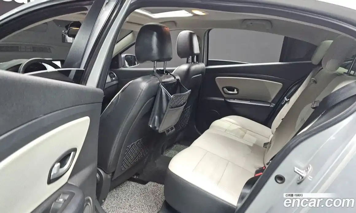 Renault SM3 2017 1.6 Автомат в Москве № 316642, фото 7