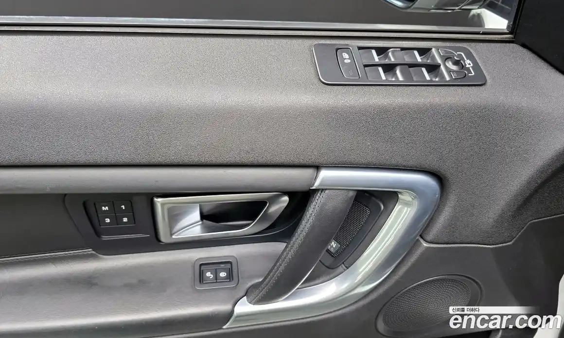 Land Rover Discovery Sport 2016 2.0 Автомат в Москве № 328271, фото 1