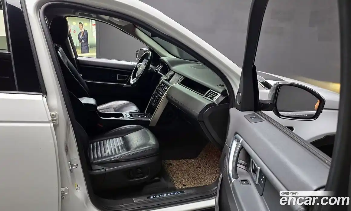 Land Rover Discovery Sport 2016 2.0 Автомат в Москве № 328271, фото 14