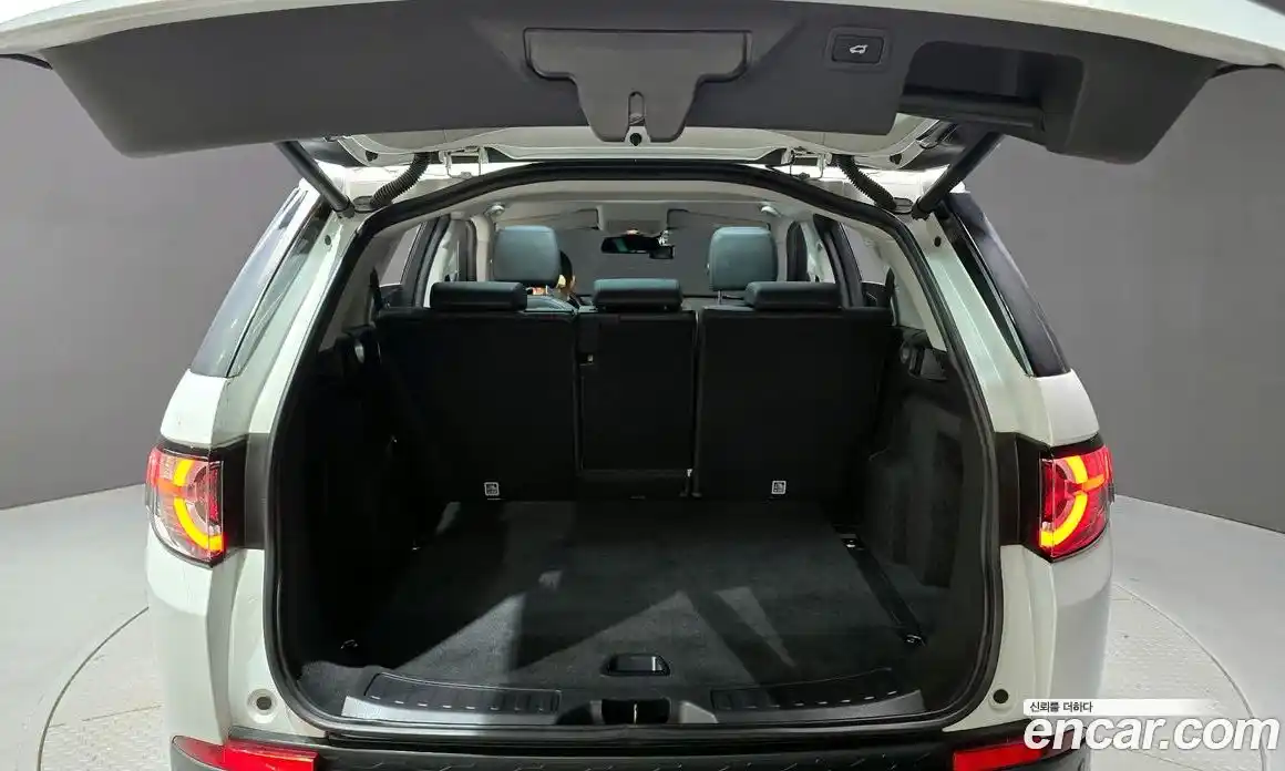 Land Rover Discovery Sport 2016 2.0 Автомат в Москве № 328271, фото 20