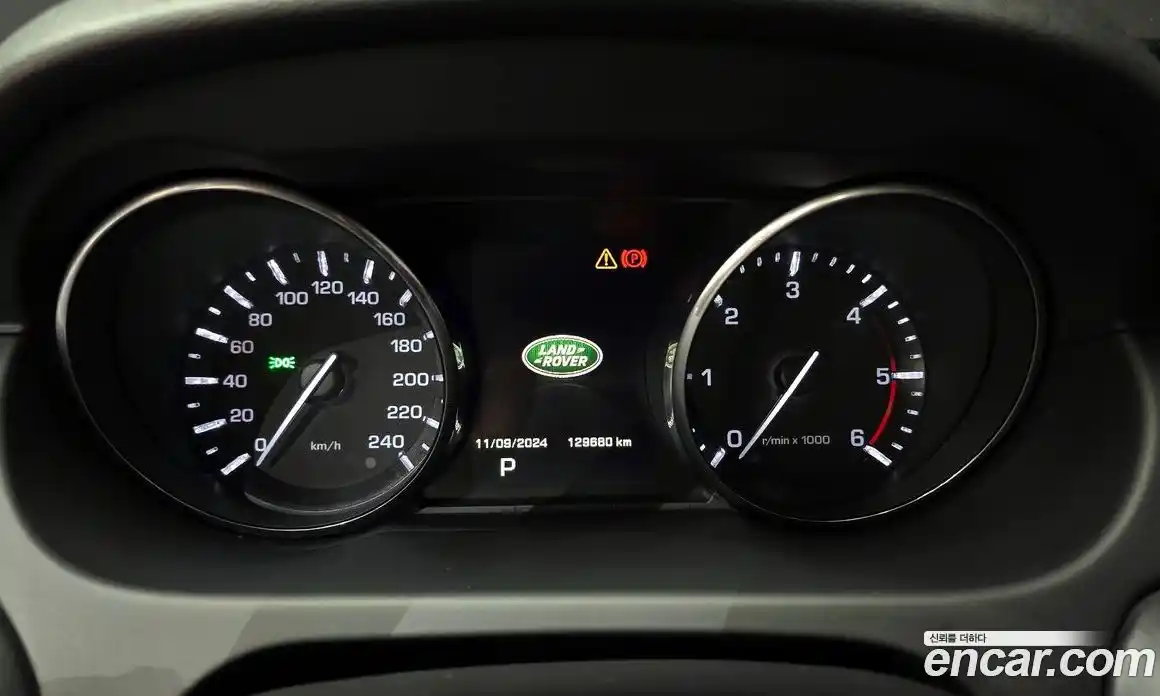 Land Rover Discovery Sport 2016 2.0 Автомат в Москве № 328271, фото 2