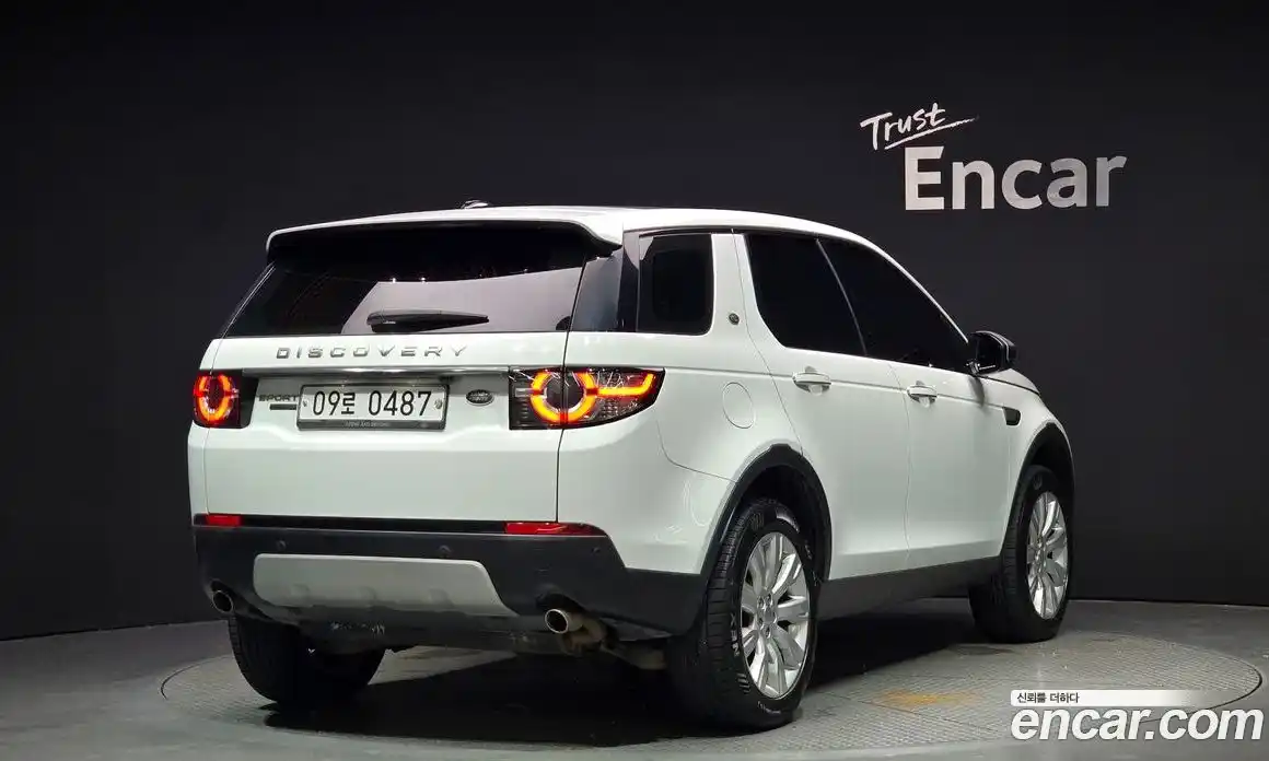 Land Rover Discovery Sport 2016 2.0 Автомат в Москве № 328271, фото 3