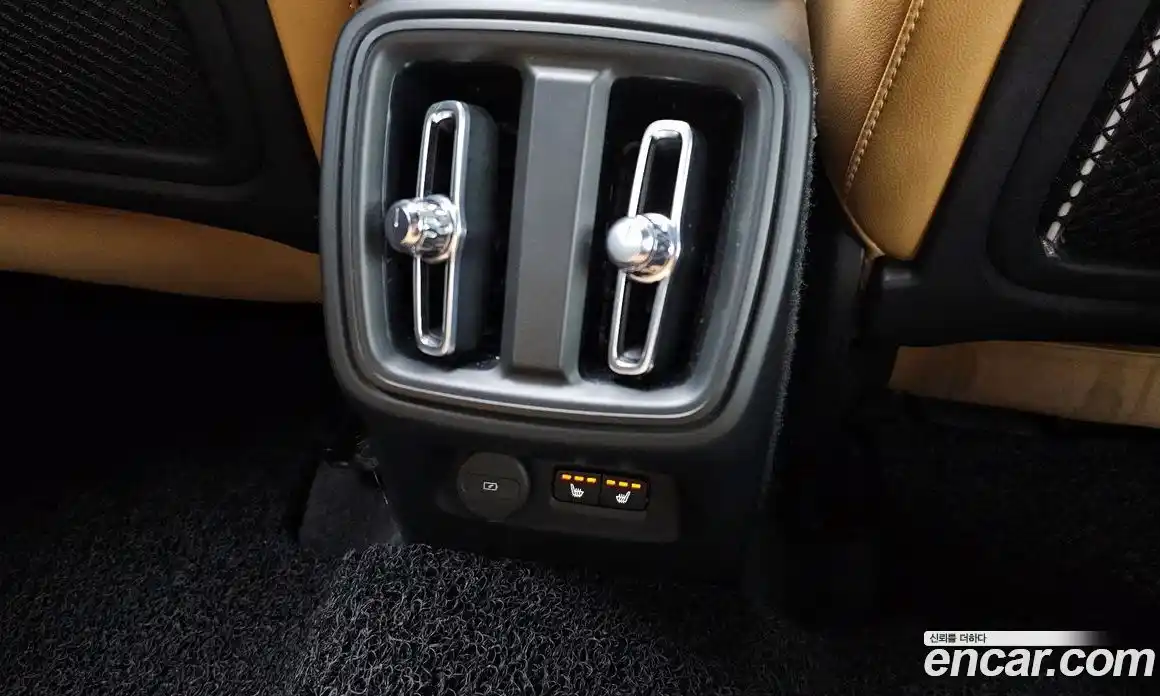 Volvo XC40 2021 2.0 Автомат в Москве № 344047, фото 12