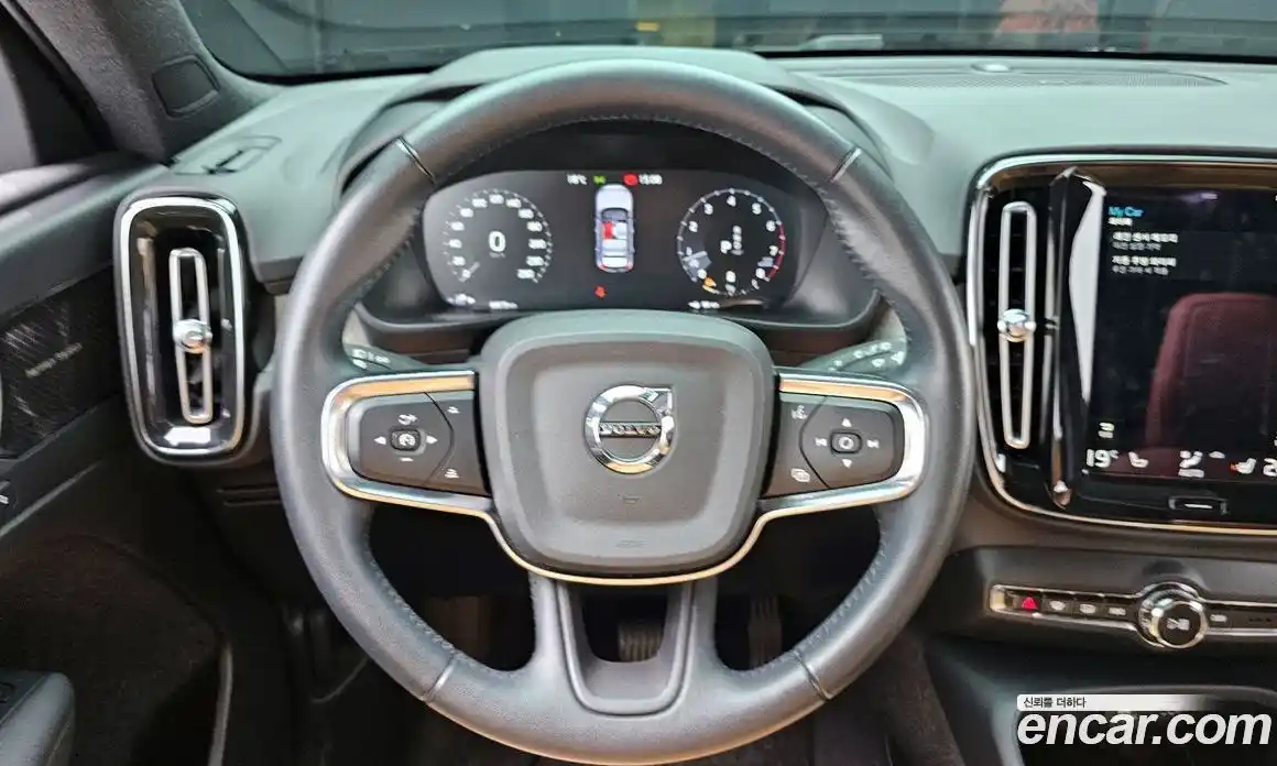 Volvo XC40 2021 2.0 Автомат в Москве № 344047, фото 13