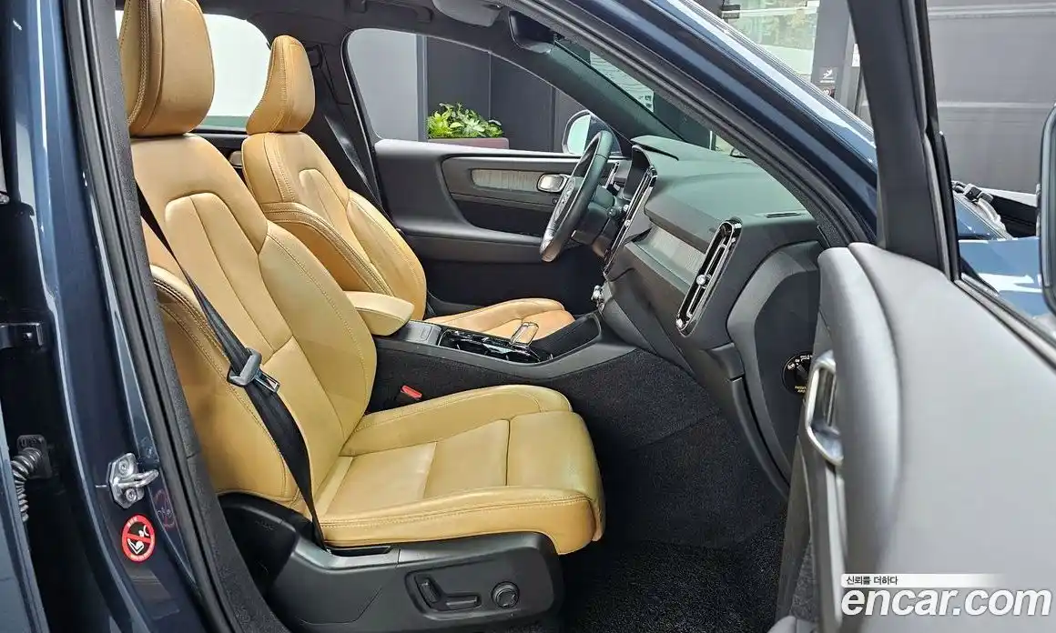 Volvo XC40 2021 2.0 Автомат в Москве № 344047, фото 19