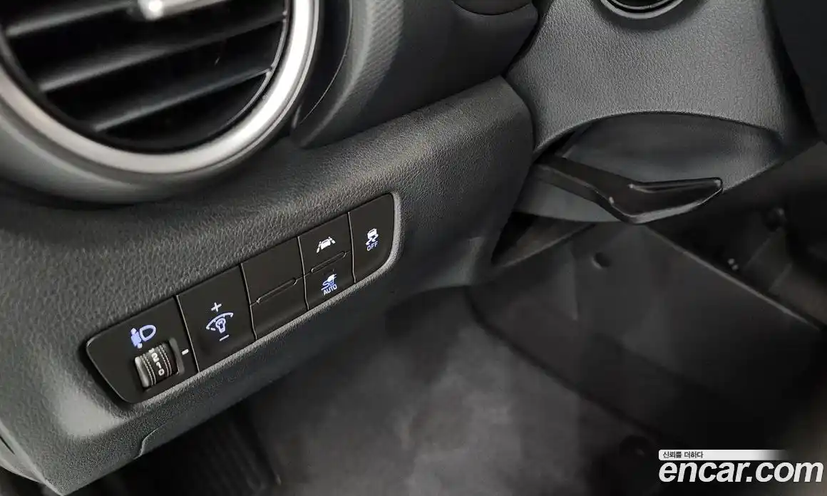 Hyundai Kona 2019 0.1 Автомат в Москве № 43372, фото 17