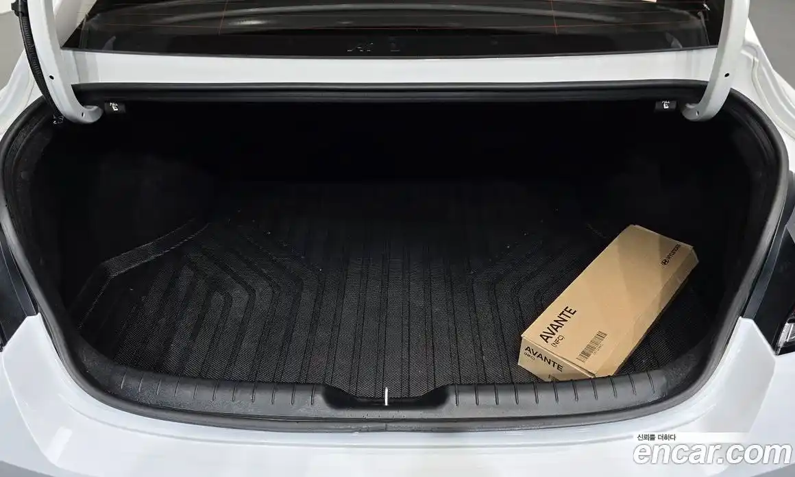 Hyundai Avante 2023 1.6 Автомат в Москве № 46437, фото 3