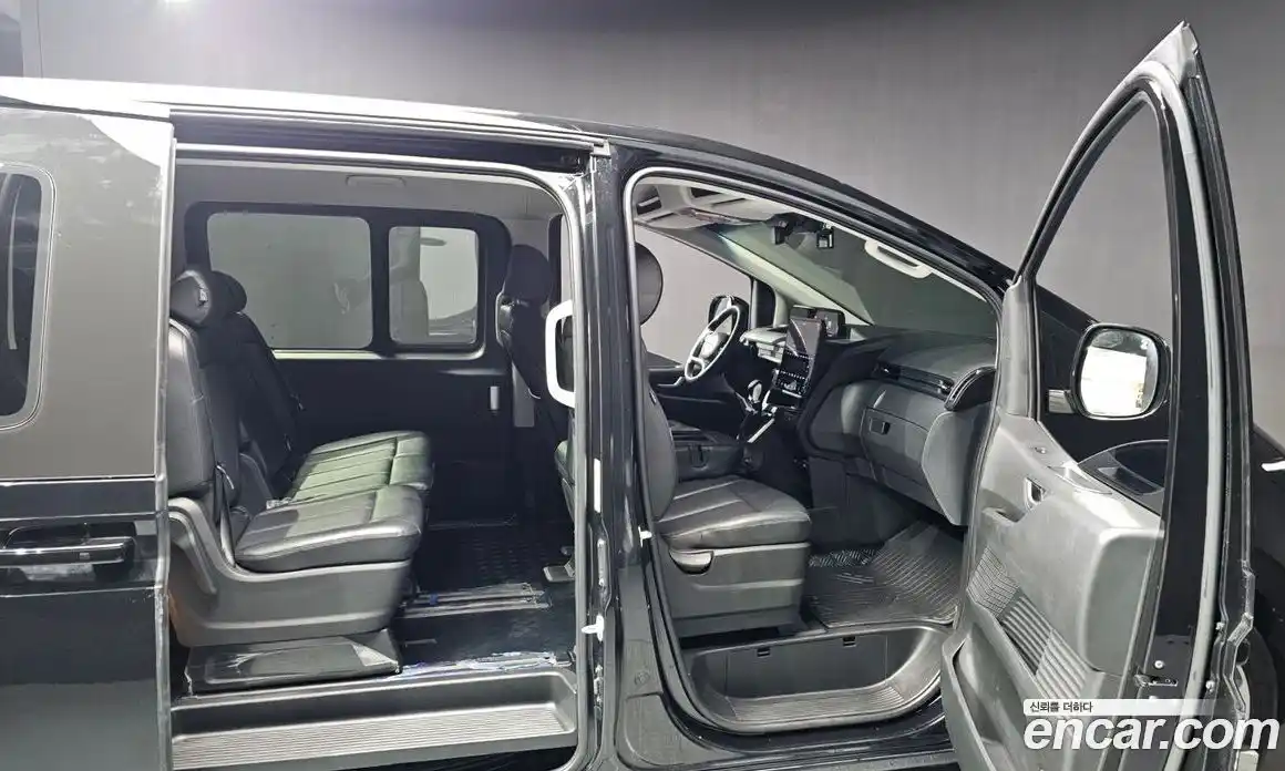 Hyundai Staria 2023 2.2 Автомат в Москве № 4907, фото 9