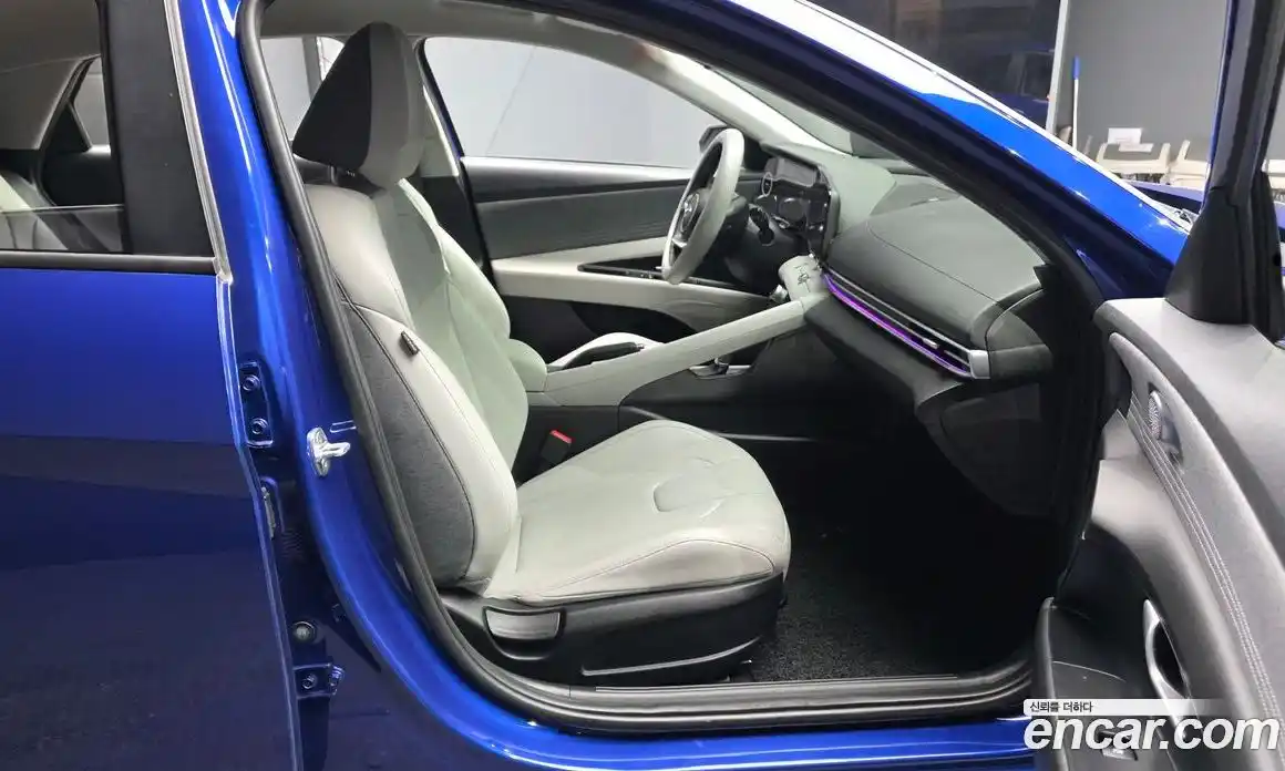 Hyundai Avante 2021 1.6 Автомат в Москве № 49331, фото 4