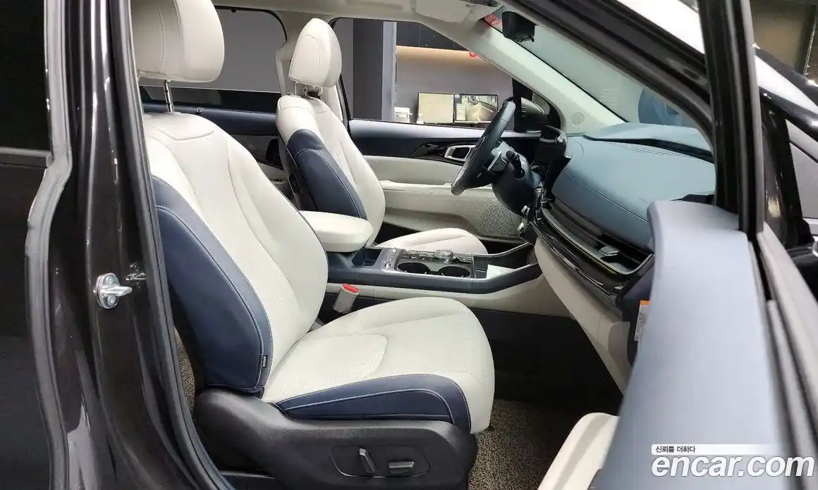 Kia Canival 2024 1.6 Автомат в Москве № 53342, фото 13