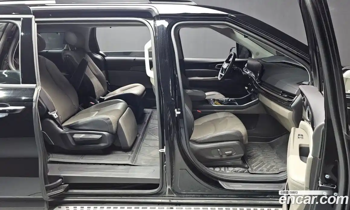 Kia Canival 2025 2.2 Автомат в Москве № 120156, фото 3