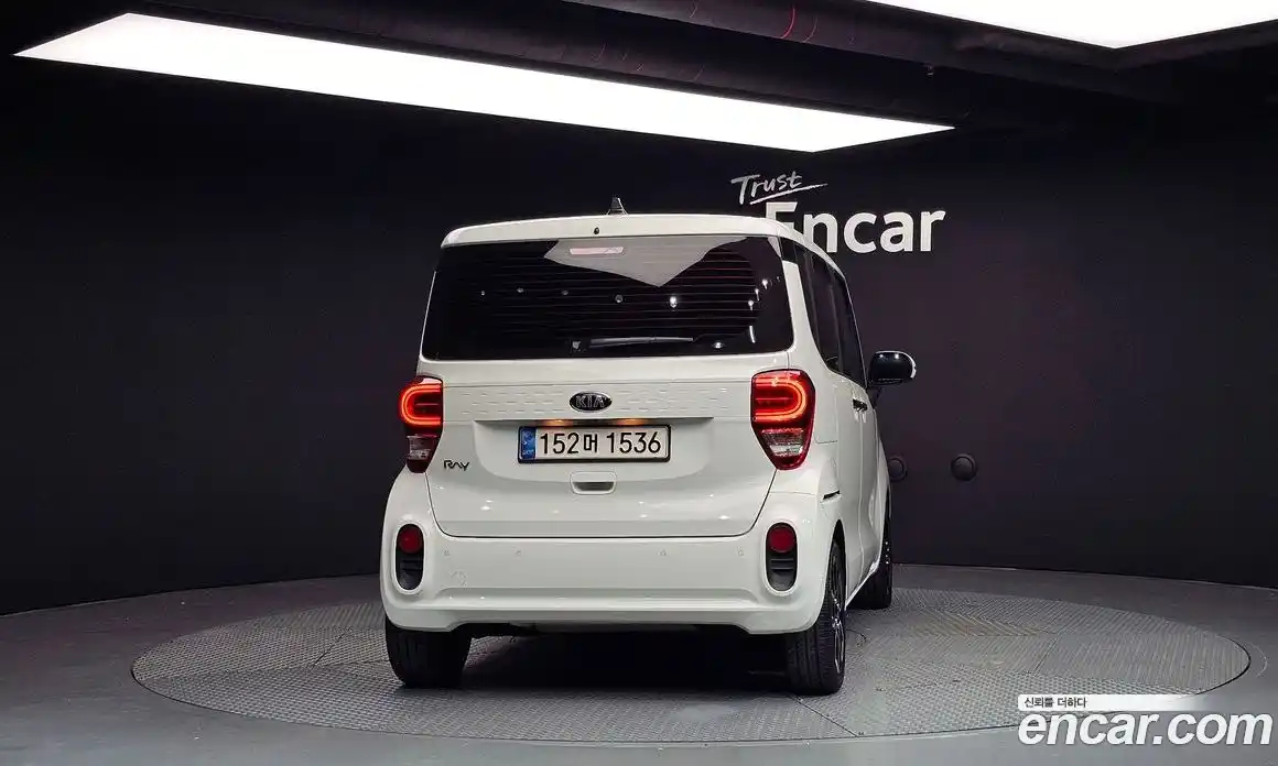 Kia Ray 2021 1.0 Автомат в Москве № 120638, фото 14