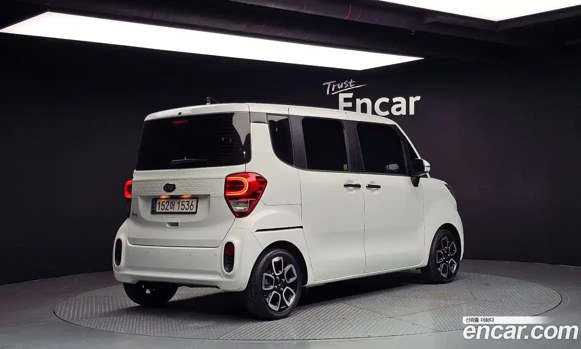 Kia Ray 2021 1.0 Автомат в Москве № 120638, фото 2