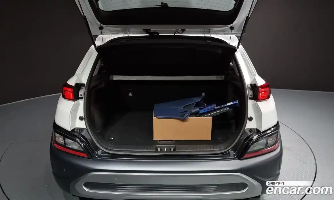 Hyundai Kona 2023 1.6 Автомат в Москве № 122627, фото 9