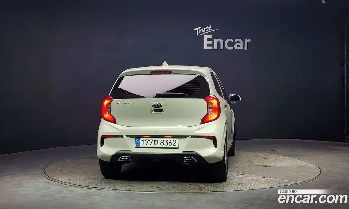 Kia Morning 2021 1.0 Автомат в Москве № 127280, фото 16