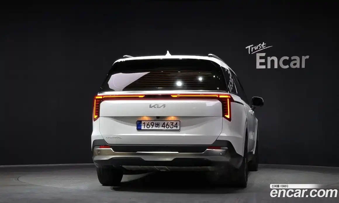 Kia Canival 2025 3.5 Автомат в Москве № 127925, фото 4