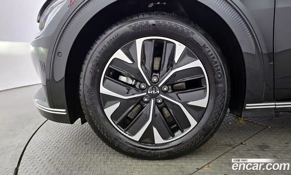 Kia EV6 2023 0.1 Автомат в Москве № 130204, фото 14