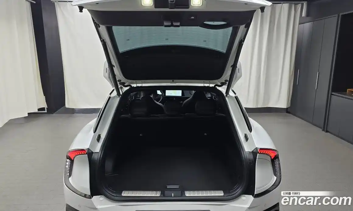 Kia EV6 2023 0.1 Автомат в Москве № 131606, фото 8