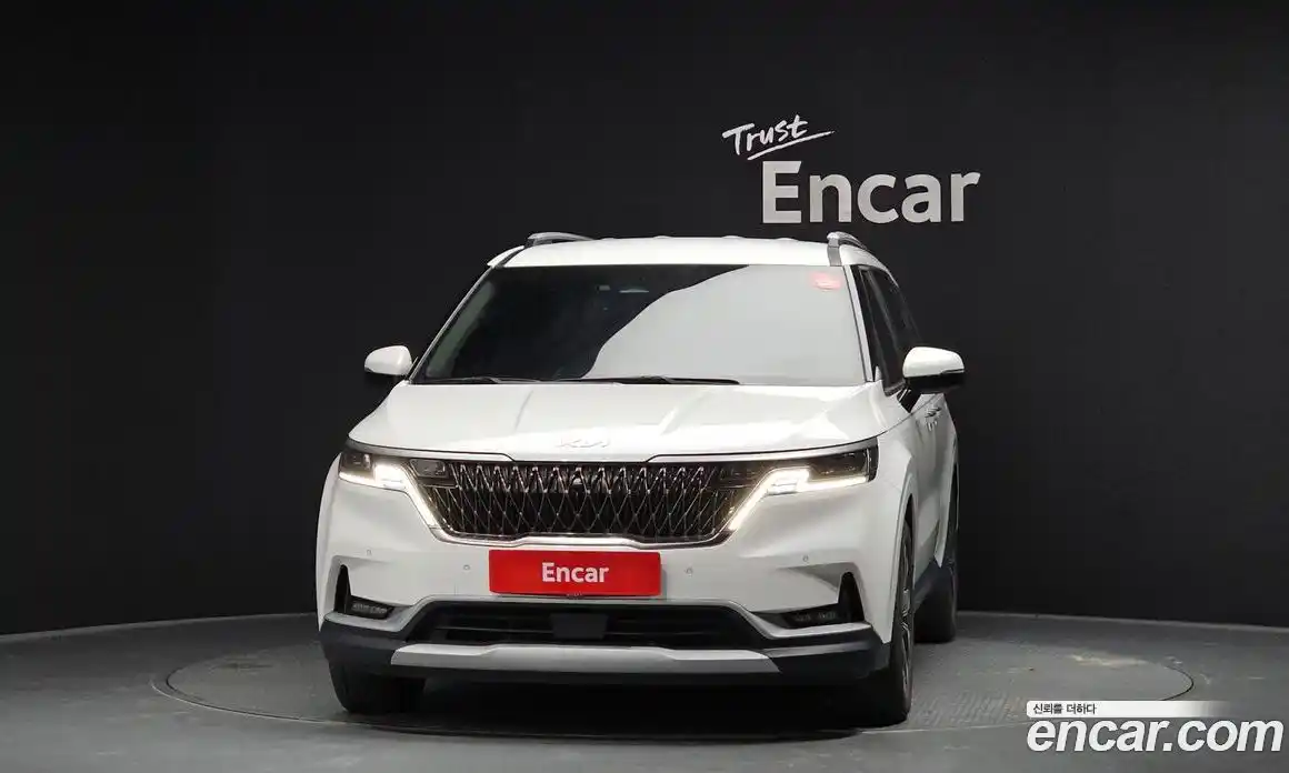 Kia Canival 2023 3.5 Автомат в Москве № 131905, фото 1