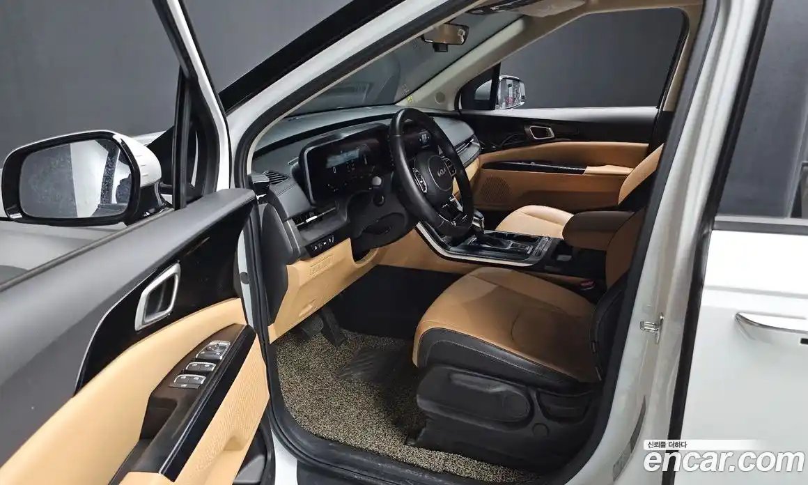 Kia Canival 2023 3.5 Автомат в Москве № 131905, фото 20