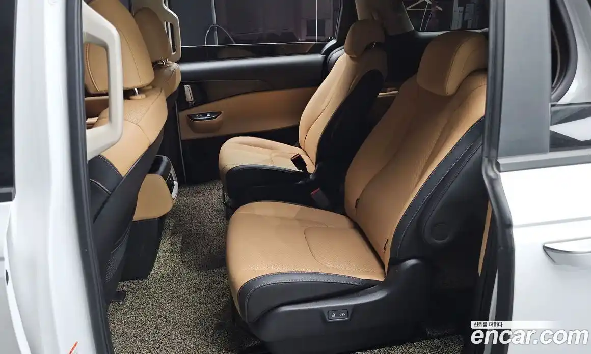 Kia Canival 2023 3.5 Автомат в Москве № 131905, фото 4