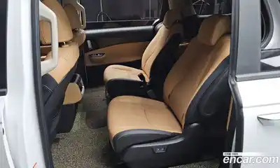 Kia Canival 2023 3.5 Автомат в Москве № 131905, миниатюра 4