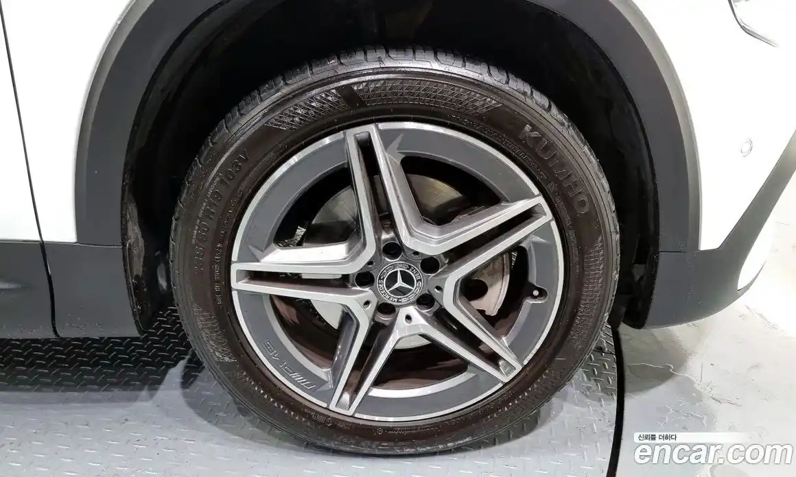 Mercedes-Benz GLB-Class 2022 2.0 Автомат в Москве № 135056, фото 12